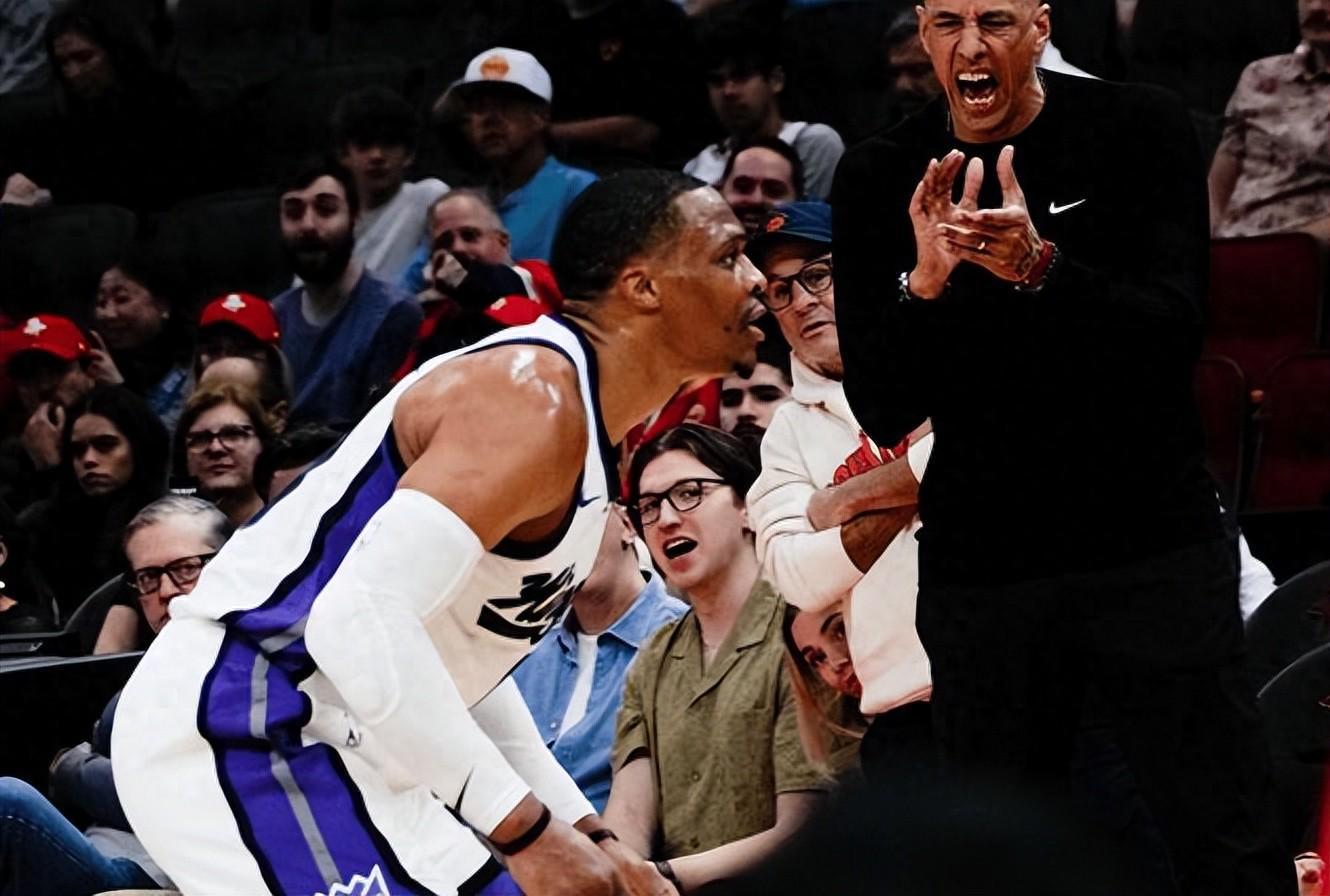 开云-7记三分轰28+3！谢泼德火箭第一，你再超神下去，联盟就大结局了