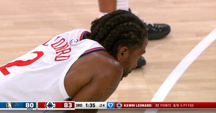 kaiyun体育app-连珠炮！小卡连中三分率队夺回优势 罕见吐舌庆祝